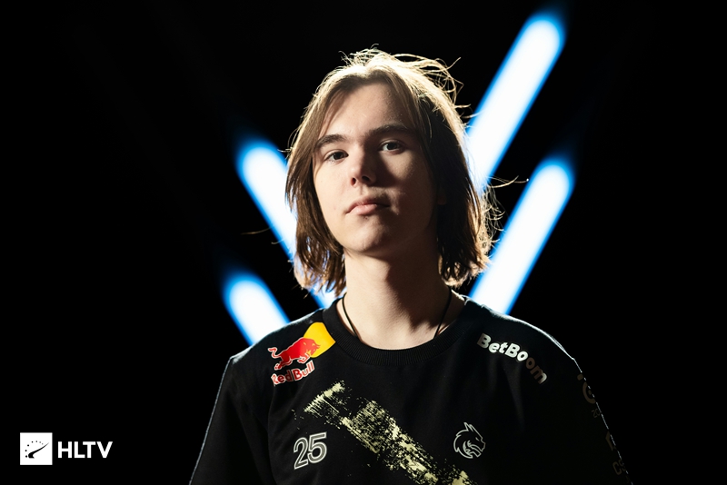 HLE监督锐评：谁都知道T1不爱用泽丽+璐璐的组合