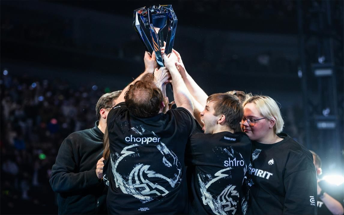 外媒分享2025年值得关注的AD TOP5：Uzi上榜